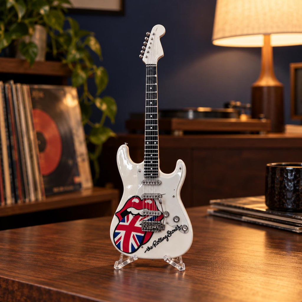 Мини китара Rolling Stones — бяла Union Jack със стойка и гравиране по избор — снимка 6