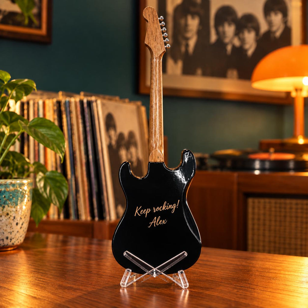 Мини китара The Beatles — оранжево-зелен портрет със стойка и гравиране по избор — снимка 3