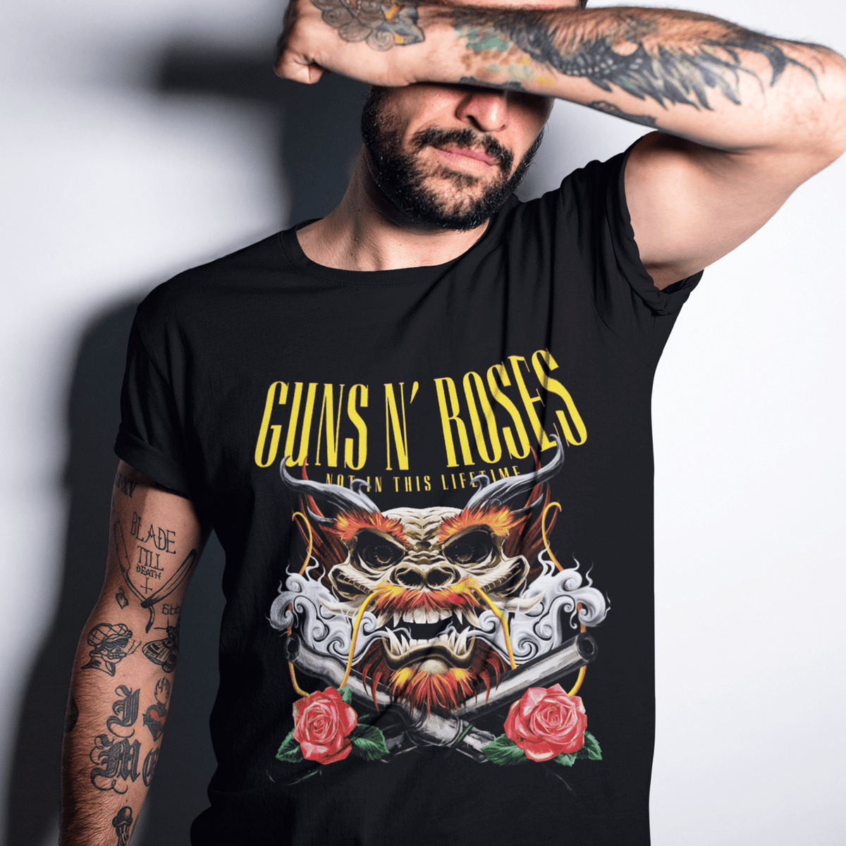 T-shirt Guns 'N' Roses Rock & Roll Ain’t Dead