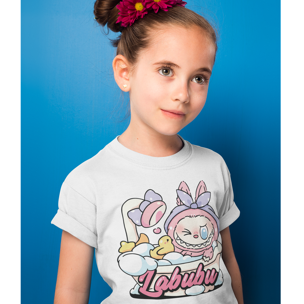 Tricou Labubu 02 În baie