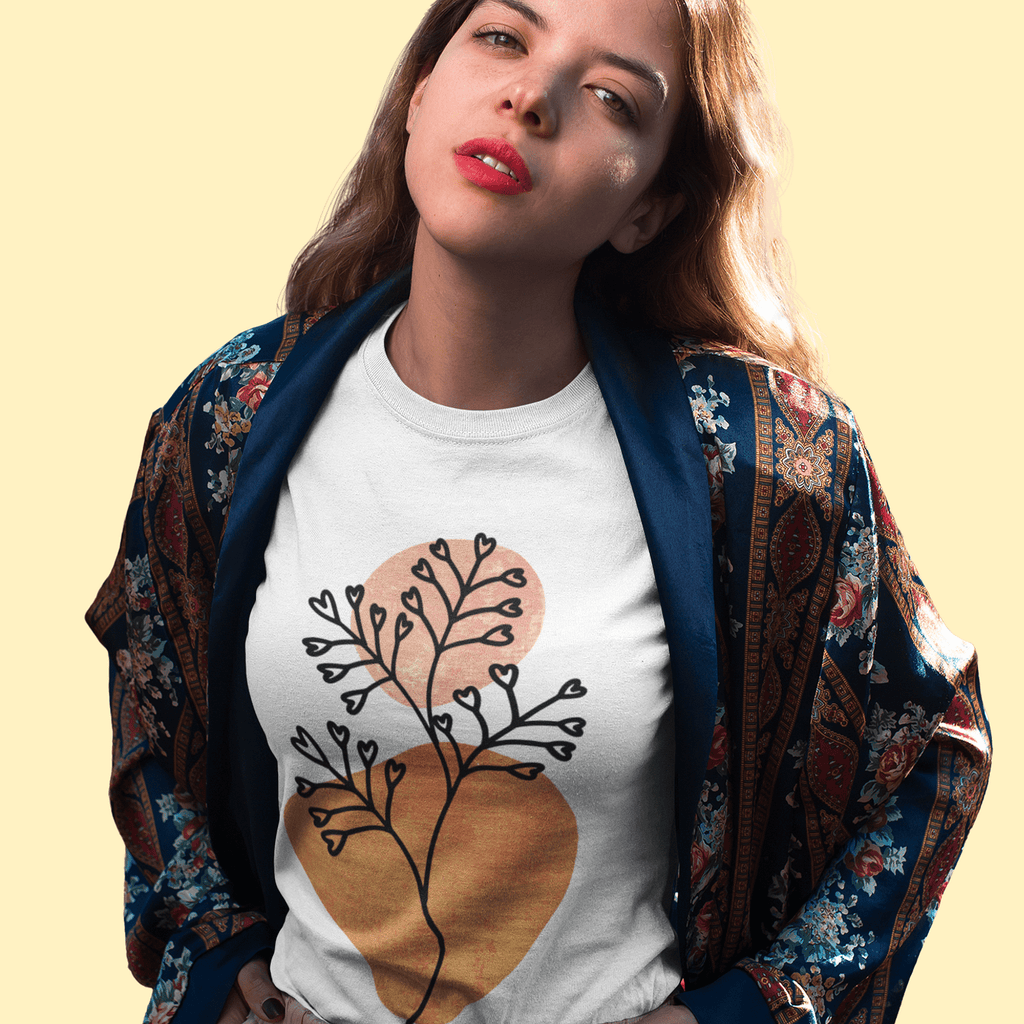 T-shirt Captivating Flowers – Fine Aesthetics 💖🌼