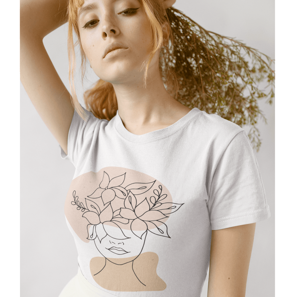 T-shirt Classic Femininity – Exquisite Floral Style ✨
